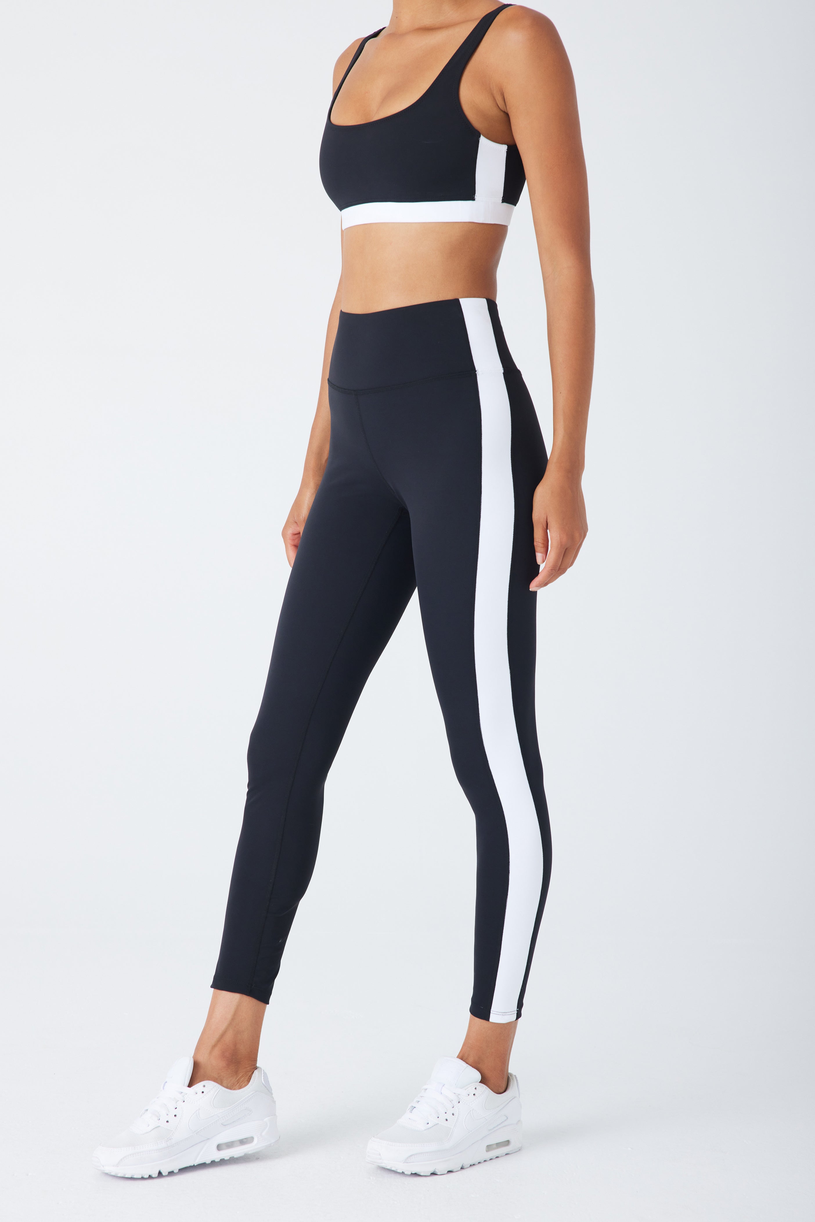 CORA SPORT LEGGING BLACK & WHITE